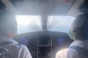 Hải quân Trung Quốc cảnh báo vô tuyến máy bay Philippines đến đảo Thị Tứ. Ảnh: PRP/ ZACARIAN SARAO/ INQUIRER/ TWITTER