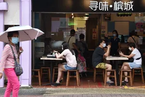 Chuyên gia Singapore nêu các bước chuẩn bị cho sự xuất hiện của biến thể Omicron. Ảnh: CNA