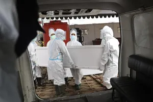 Số ca tử vong do COVID-19 trên toàn cầu vượt qua con số 5 triệu. Ảnh: AP