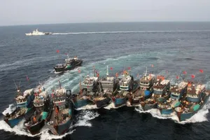 Đội tàu cá của Trung Quốc. Ảnh: ASIASOCIETY