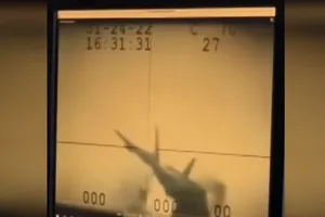 Rò rỉ cảnh nghi là tiêm kích F-35C Mỹ bốc cháy, rơi xuống Biển Đông. Ảnh: AVIATION / RT