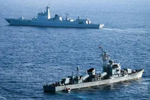 Các tàu hải quân Trung Quốc trong một cuộc tập trận tại Biển Đông. Ảnh: AFP