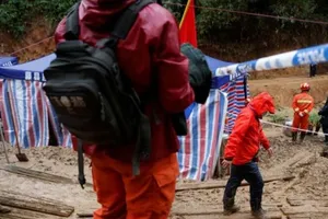 TQ gửi dữ liệu ghi âm buồng lái chiếc máy bay rơi sang nhờ Mỹ phân tích. Ảnh: REUTERS