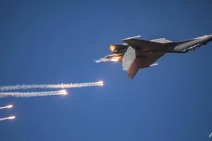 Máy bay chiến đấu J-16 của Trung Quốc. Ảnh: AFP