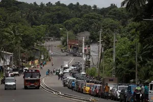 Sri Lanka: Nguồn dự trữ nhiên liệu sẽ chỉ còn đủ dùng trong khoảng 5 ngày. Ảnh: REUTERS