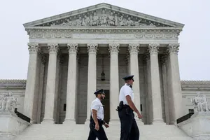 Tòa án Tối cao Mỹ ra phán quyết lịch sử về quyền phá thai. Ảnh: REUTERS