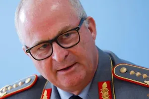 Tướng Eberhard Zorn - tổng thanh tra Bộ Quốc phòng Đức. Ảnh: REUTERS