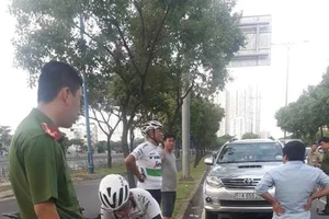 Đi xe đạp vào làn ôtô sẽ bị xử lý ra sao?