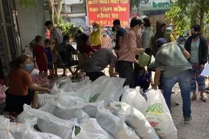 30 tấn gạo đã đến tay những người khó khăn trong mùa dịch