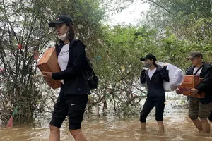 Ngày 28-10: Tiếp tục nhận hơn 35 triệu đồng hỗ trợ miền Trung