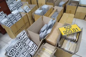 Thủ tục đổi biển số màu vàng khá dễ dàng và nhanh chóng. Ảnh: TN