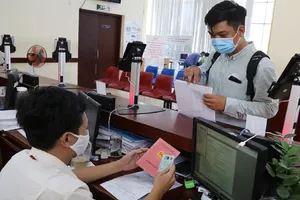 Đã có hướng dẫn chi tiết việc thu hồi sổ hộ khẩu, sổ tạm trú từ 1-7