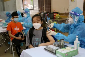 Hình ảnh ngày đầu tiêm vaccine cho 1.500 HS từ 16-17 tuổi ở huyện Củ Chi