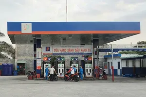 Được điều chỉnh giá xăng mấy lần trong một tháng?