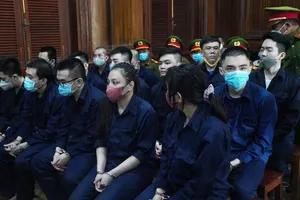 16 bị cáo vụ truy sát Quân ‘xa lộ’ hầu tòa