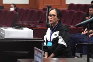 Vợ Nguyễn Thái Luyện nói 'bạn làm ăn' vẫn nộp 12 tỉ khắc phục hậu quả giúp mình