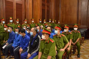 Các cán bộ thuế TP.HCM xin giảm nhẹ hình phạt vì 'tai nạn nghề nghiệp' mà vướng vòng lao lý