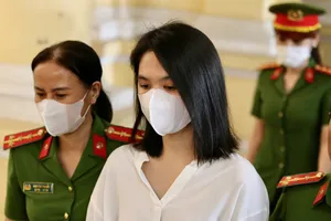 Người mẫu Ngọc Trinh bị phạt một năm tù nhưng cho hưởng án treo