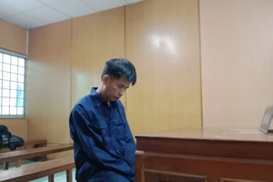 Tức giận vì bị vợ đuổi ra khỏi nhà, chồng hành xử hơn cả vũ phu