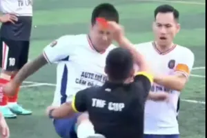 Góc nhìn pháp lý vụ cựu tuyển thủ Lê Sỹ Mạnh đánh trọng tài