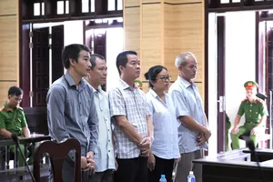 Tuyên án 5 cựu cán bộ không truy cứu hình sự người có tội vụ buôn lậu xe Lexus ở Tây Ninh 