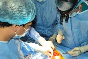 Cứu bệnh nhân bị viêm màng ngoài tim co thắt 