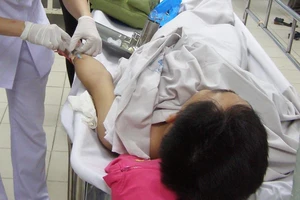 Sơ cứu các trường hợp bị ngộ độc trong ngày Tết