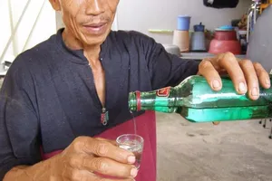 Ớn thịt có chất cấm còn rượu độc thì không