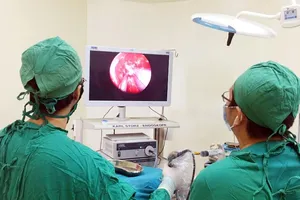 Đau đầu suốt 1 năm, đi khám hóa ra bị u tuyến yên