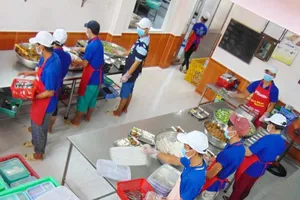 Bệnh thương hàn 'rượt đuổi sát nút' quai bị và thủy đậu