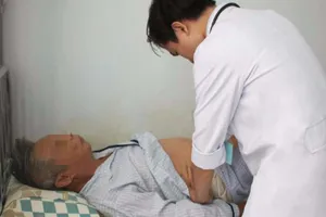 Suýt chết vì đau bụng quằn quại do vỡ khối u gan