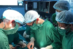 Một người đàn ông qua đời tại bệnh viện do bị đâm