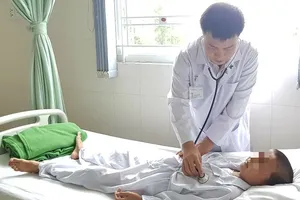 Mới 6 tuổi đã bị hở van tim hai lá rất nặng