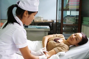 Bao nhiêu tuổi được tham gia hiến máu nhân đạo?