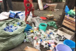 Vì sao bà nhặt ve chai 60 tuổi bị phạt 1,5 triệu đồng?