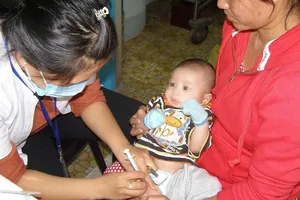 Vaccine cận ngày sử dụng không gây nguy hại cho trẻ