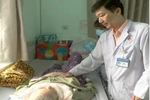 Vi khuẩn kháng kháng sinh 'phá banh' mông bệnh nhân