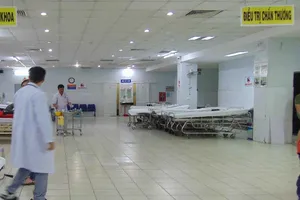 Khoa cấp cứu vắng vẻ đêm giao thừa