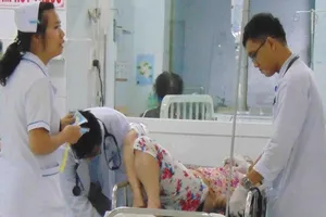 Khóc cười những chuyện uống rượu ngày Tết