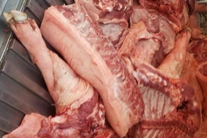 Phát hiện hơn 1 tấn thịt heo nghi bị bệnh ở chợ Bình Điền