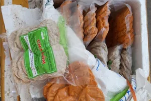 'Tóm' 790 kg nem chua, chả lậu từ Hà Nội vào TP.HCM