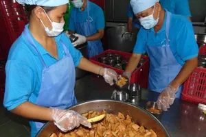 60 học sinh ngộc độc thực phẩm: Không do lagu bò và bánh mì