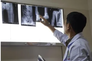 Bị cấm lấy... chồng, nam thanh niên buồn tình nhảy lầu 