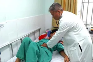 Co giật, sùi bọt mép sau uống thuốc viêm xoang mua trên mạng