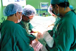 Ban Quản lý An toàn thực phẩm TP.HCM chỉ rõ tác hại của rượu