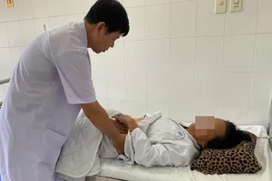 Chặn đứng tiểu máu dai dẳng không cần phẫu thuật