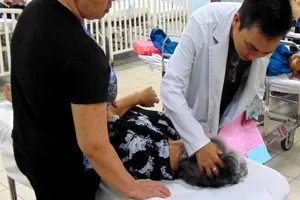 Những ca tai nạn 'cười ra nước mắt' trong ngày tết