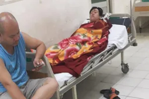 TP.HCM: Gần 100 người nhập viện do nghi ăn bánh mì