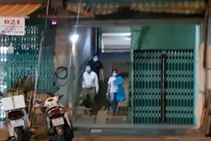 Con và cháu ngoại bệnh nhân 420 âm tính virus SARS-CoV-2