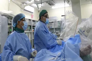 Cứu cha bác sĩ đang chống dịch ở Quảng Nam bị nhồi máu cơ tim